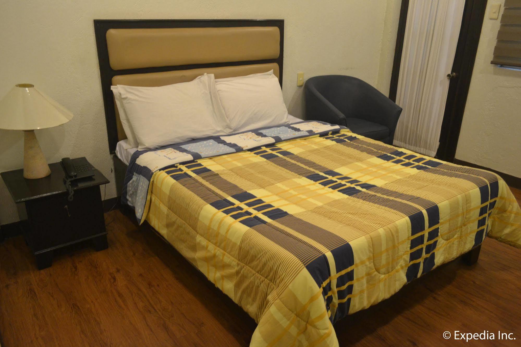 Tagaytay Econo Hotel Tagaytay City Kültér fotó